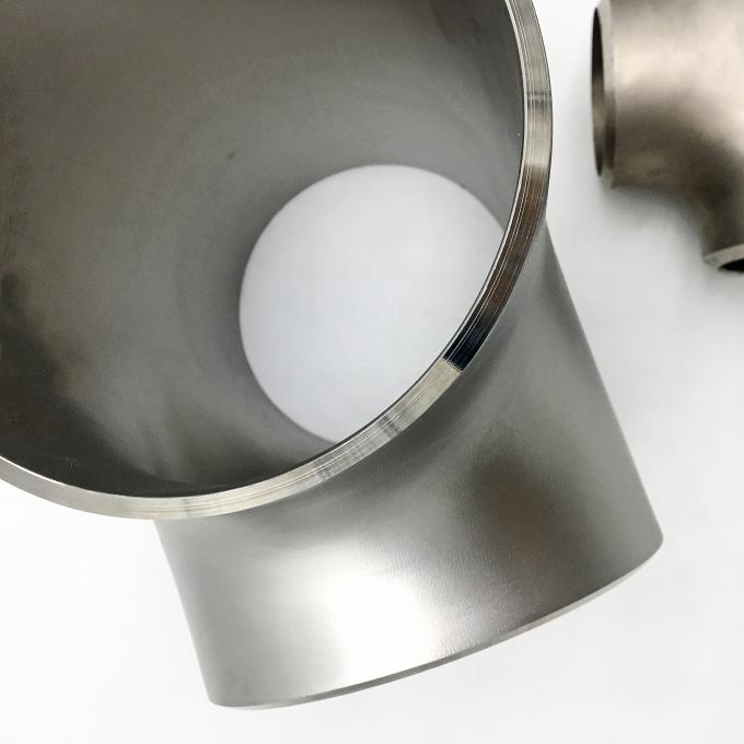 Ansi B16.9 Fitting Pipa Equal Tee Butt Welding SMLS TEE 1/4 Inch Sampai 40 Inch Rollingsand 1